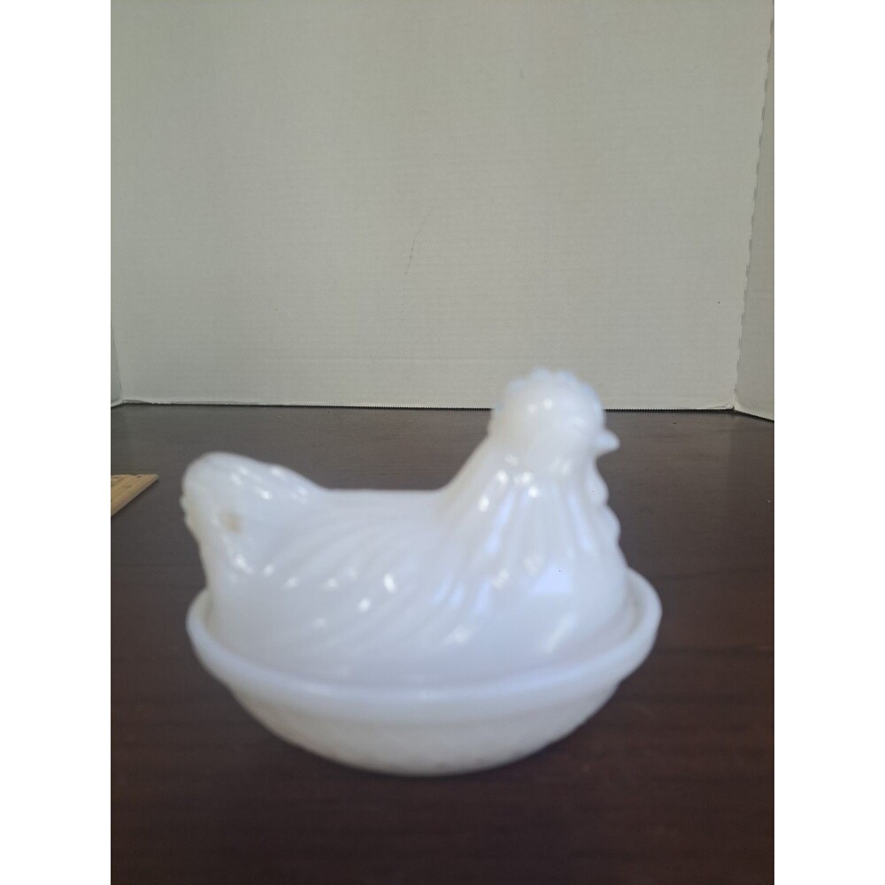 Vintage White Milk Glss Hen On A Nest Trinket Dish